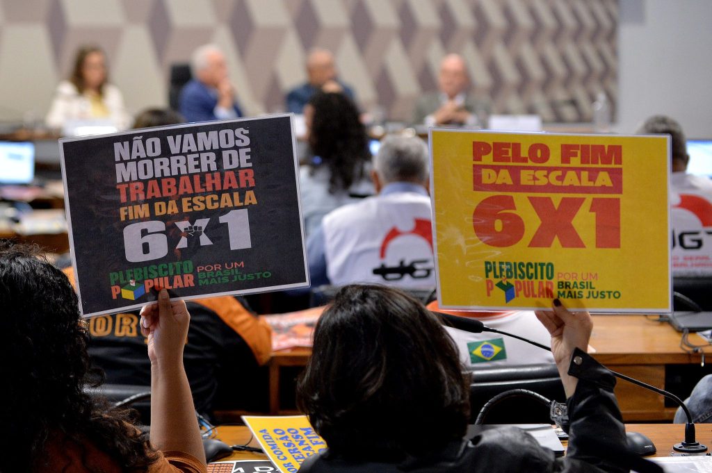 Câmara aprova PEC que reduz jornada de trabalho no Brasil