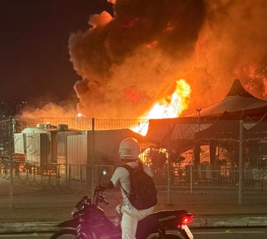 Incêndio destrói estrutura principal do Circo do Tirulipa em&nbsp;Natal