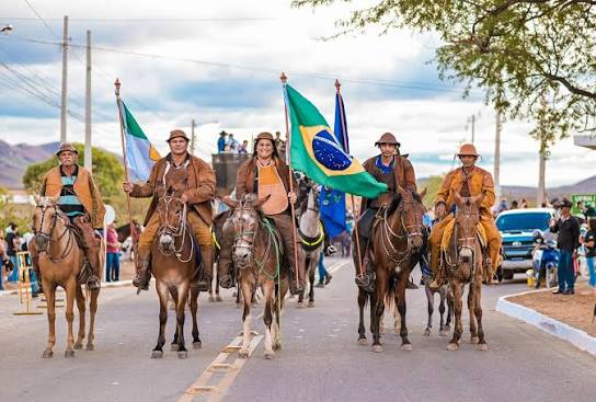 TRADIÇÃO NO SERIDÓ: Currais Novos celebra origens na agropecuária com Cavalgada e Festa do Agricultor