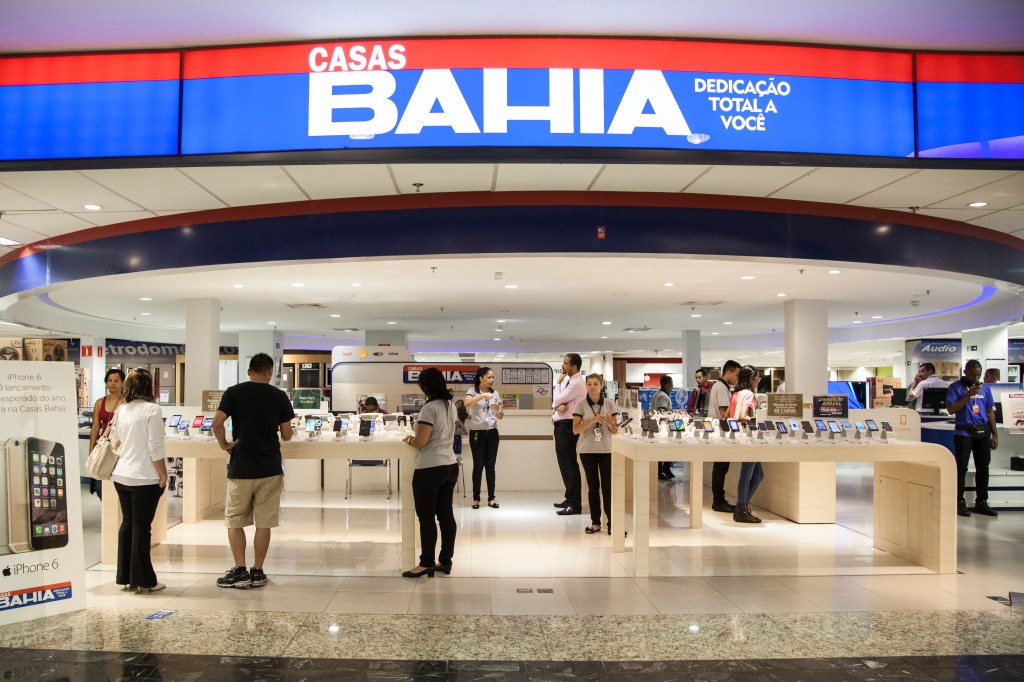 Crise no Varejo: Casas Bahia entra com pedido de recuperação judicial de R$ 17,3 bilhões e fecha 4 lojas no RN.