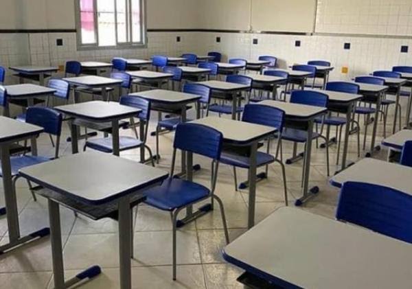 A Ilusão Estatística do IDEB: Como a aprovação de alunos reprovados em até 6 matérias mascara a crise&nbsp;educacional.
