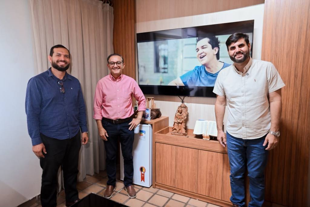 DIA MUNICIPAL DO EVANGÉLICO TERÁ SHOW DE RÉGIS DANESE EM CURRAIS&nbsp;NOVOS