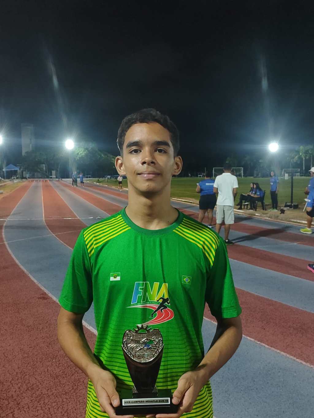 Orgulho potiguar: Alex Ryan conquista a medalha de prata no Norte-Nordeste de Atletismo sob a preparação de Arthur&nbsp;Coimbra.