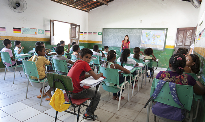 Crônica de um País sem Mestres: O apagão da educação e o desinteresse dos jovens que ameaça o futuro do&nbsp;Brasil.