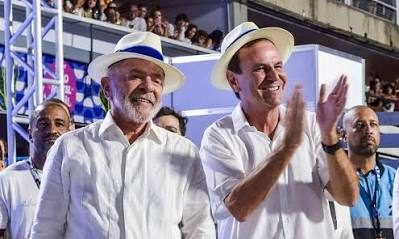 O Samba no Tribunal: TSE aceita investigar Lula por desfile de Carnaval que pode gerar cassação e inelegibilidade
