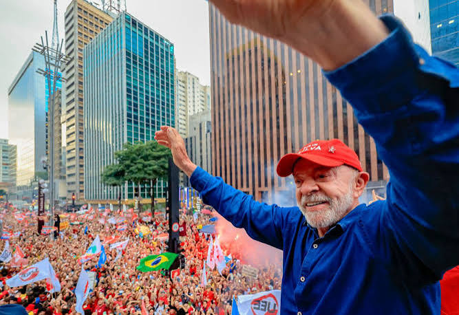 LULA REELEITO. E A VIDA&nbsp;SEGUE!
